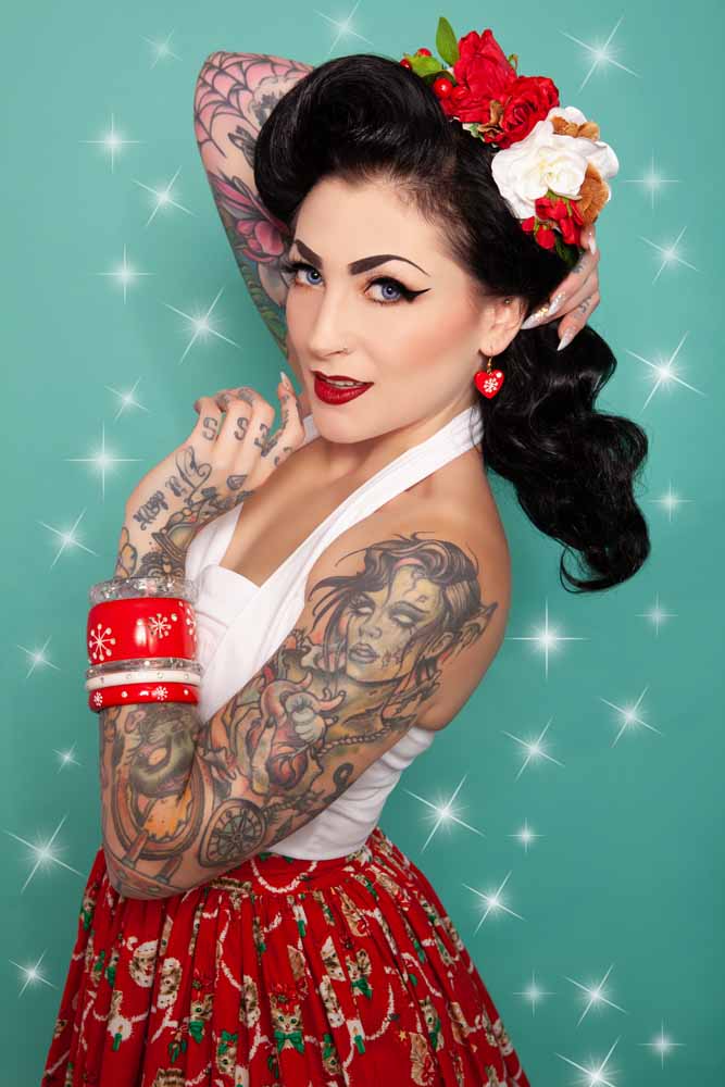 Tonttu Red Atomic Snowflake Heart Earrings