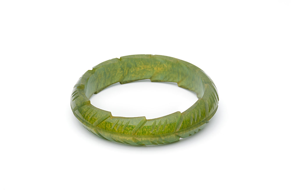 Splendette vintage inspired 1940s style carved green Midi Golden Olive Fakelite Bangle in Duchess size