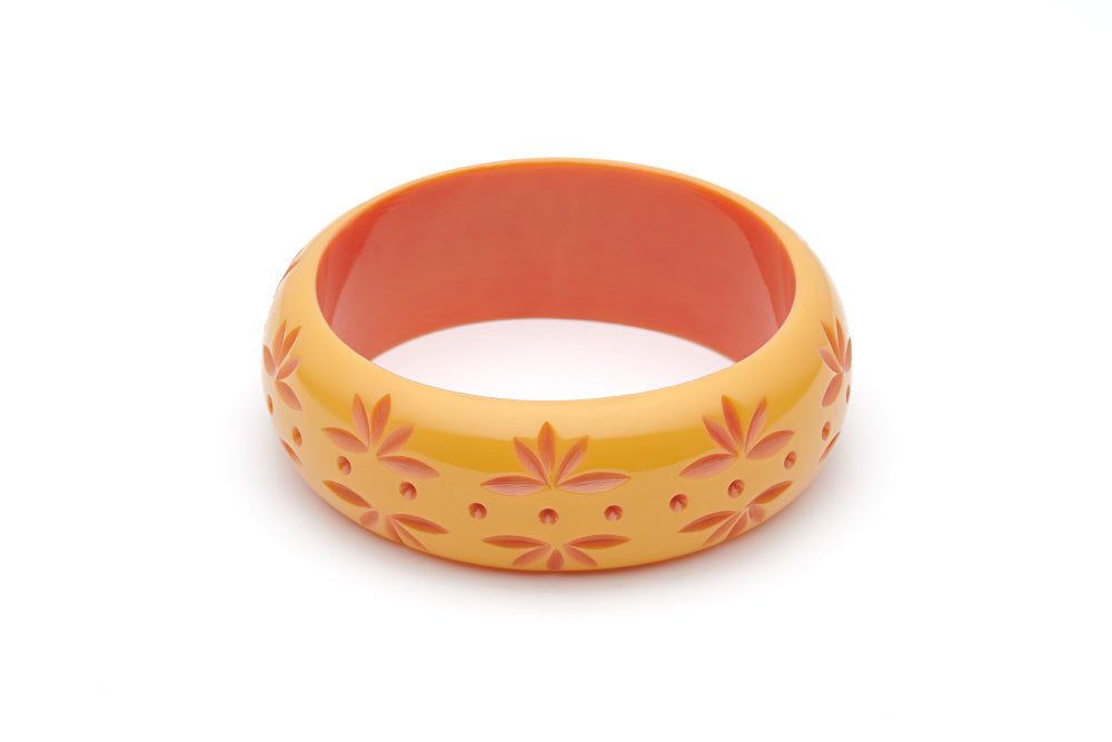 Splendette vintage inspired 1950s Bakelite style peachy yellow Duotone fakelite Wide Honeysuckle Carved Bangle in Duchess size