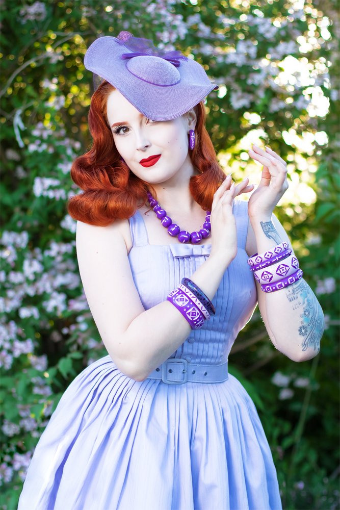 Midi Violet Carved Duchess Bangle