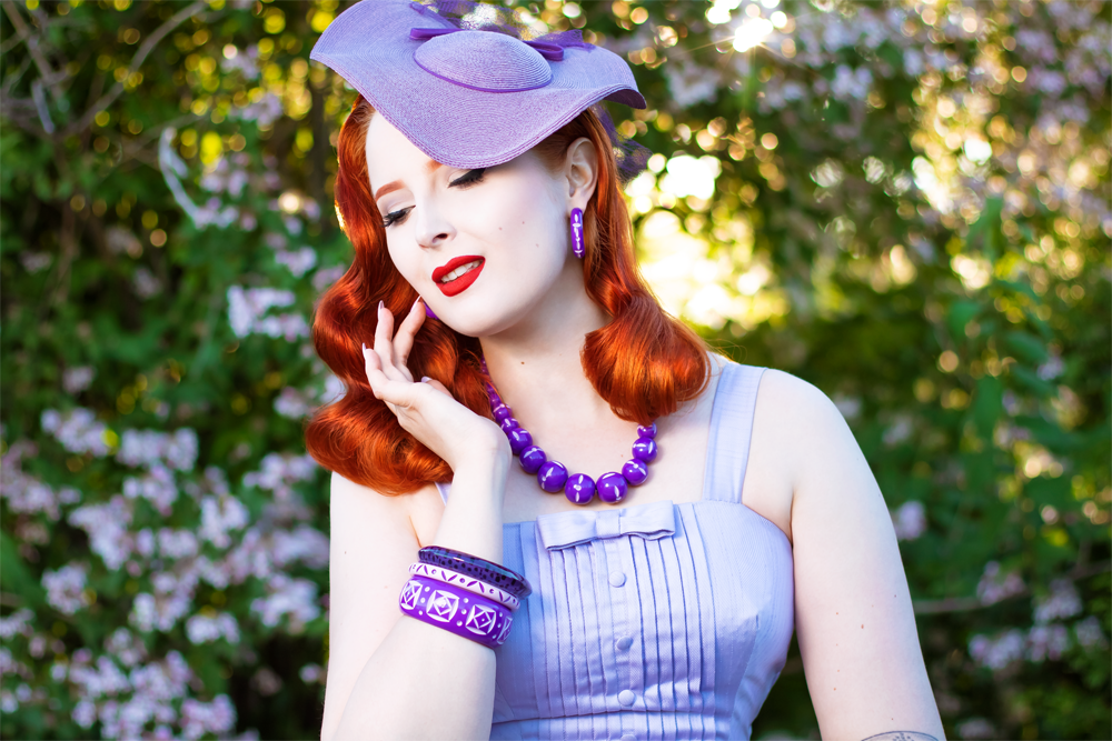 Midi Violet Carved Bangle