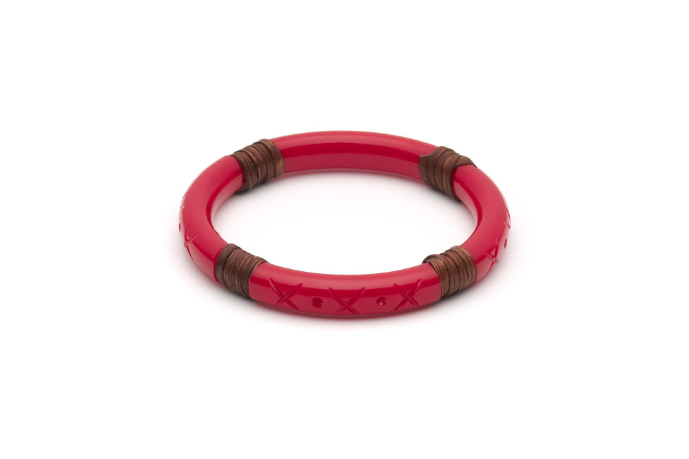 Splendette vintage inspired 1940s 1950s tropical style carved red fakelite Narrow Rosella Mid Cane Bangle in Classic size