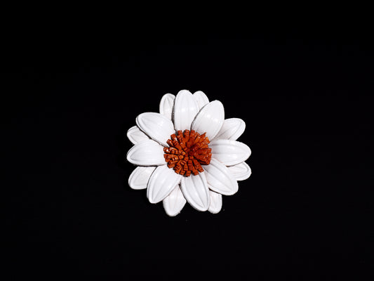 Daisy Brooch White