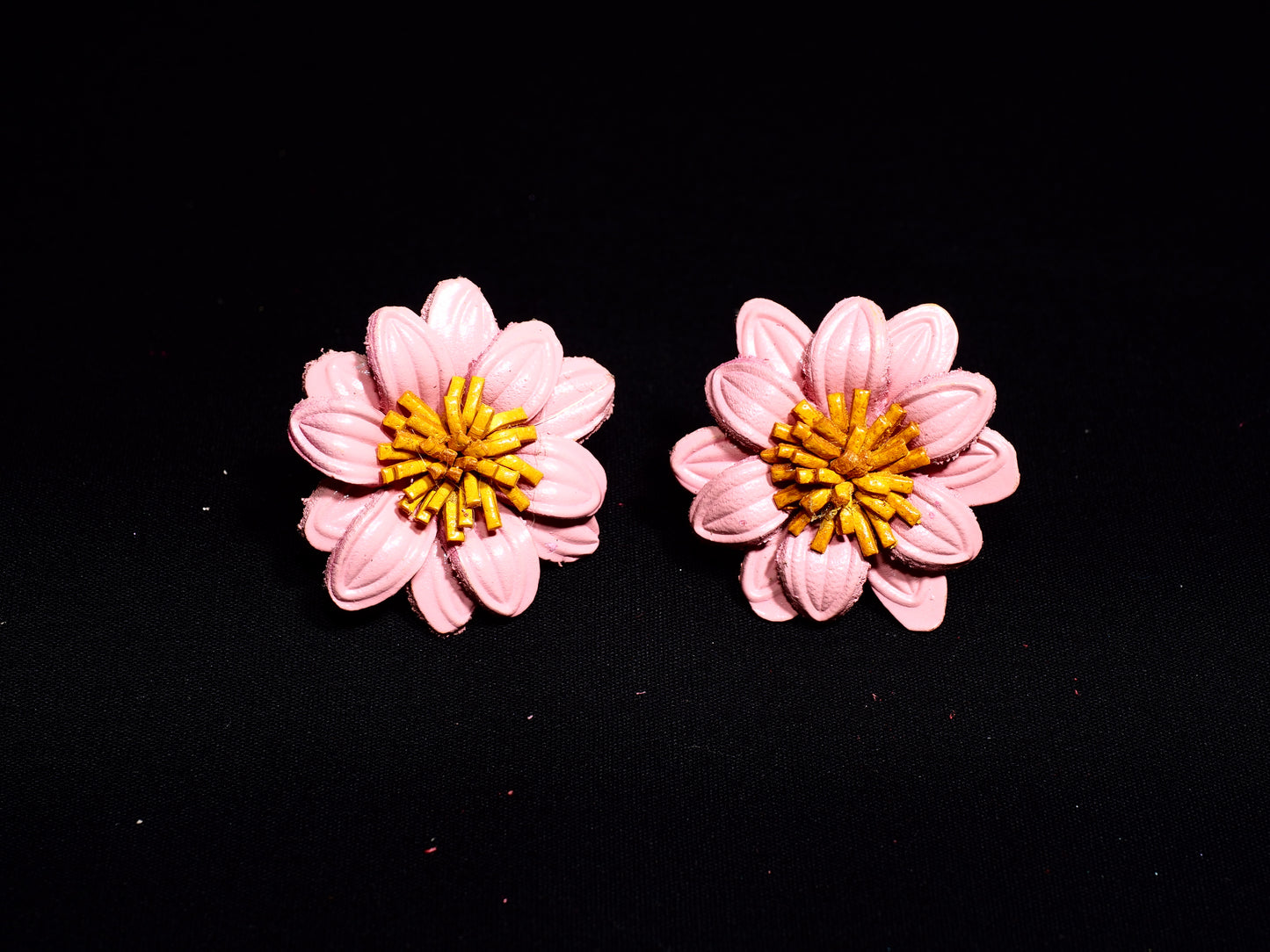 Daisy Earrings Pale Pink