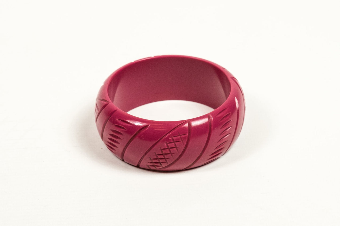 Wide Deep Fuchsia Fakelite Bangle