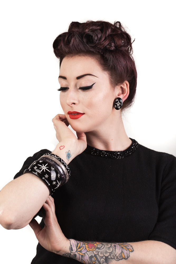 Carved Star Stud Earrings Black