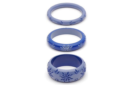 Splendette vintage inspired 1950s style blue carved Duotone fakelite Forget-Me-Not & Cornflower Stack of 3 Bangles 