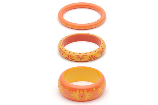 Splendette vintage inspired 1950s Bakelite style carved peachy orange Duotone fakelite Freesia & Honeysuckle Set of 3 Bangles