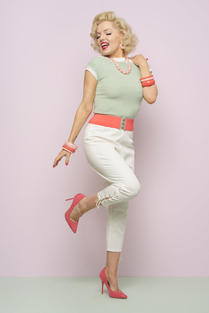 Marilyn Monroe Lookalike Suzie Kennedy in Peach and Green Fakelite