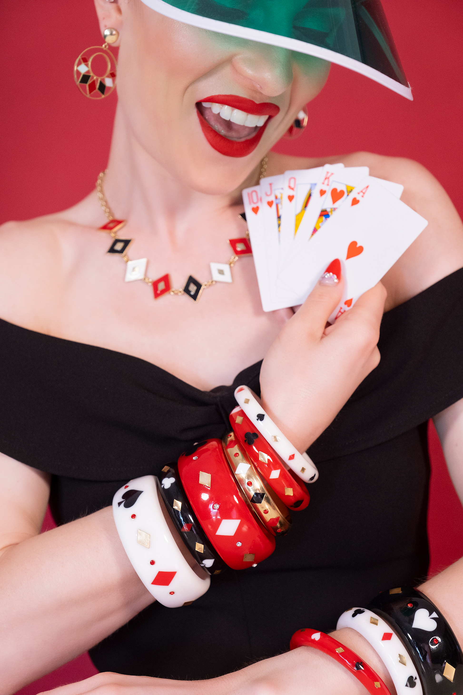 Splendette vintage inspired 1950s Las Vegas style jewellery worn by pin up model Lucy Luxe
