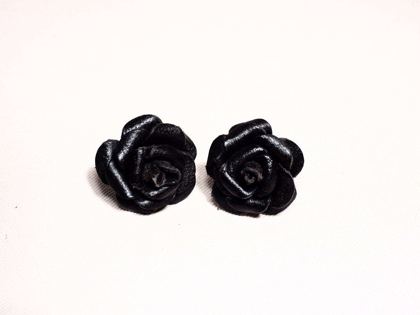 Rose Earrings Lge Black