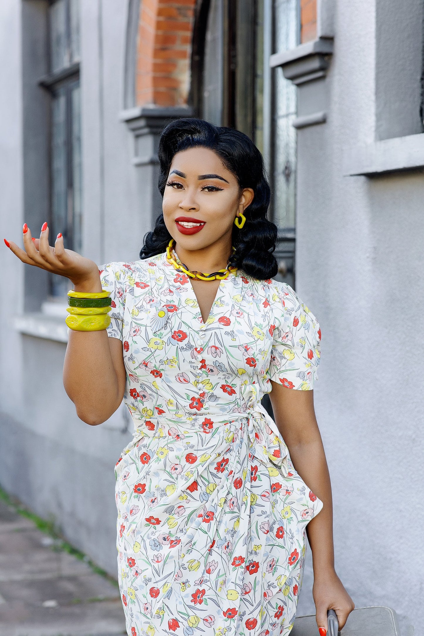 Splendette vintage inspired Bakelite style yellow Citrine fakelite jewellery worn by model Lady Eccentrik B
