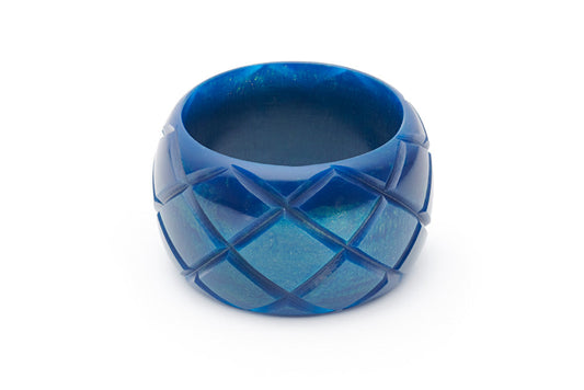 Splendette vintage inspired 1940s style carved blue Chunky Golden Ink Fakelite Bangle in Classic size
