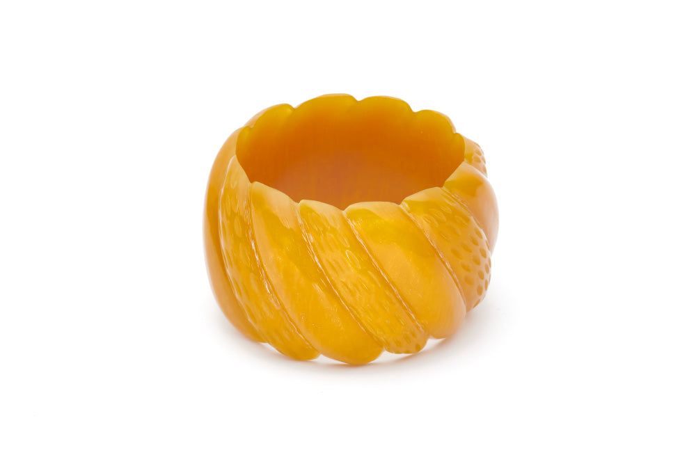 Splendette vintage inspired 1940s style carved yellow Chunky Golden Mustard Fakelite Bangle in Maiden size