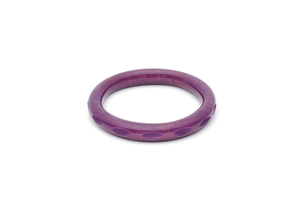 Splendette vintage inspired 1940s style carved purple Narrow Golden Plum Fakelite Bangle in Maiden size