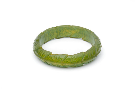 Splendette vintage inspired 1940s style carved green Midi Golden Olive Fakelite Bangle in Duchess size