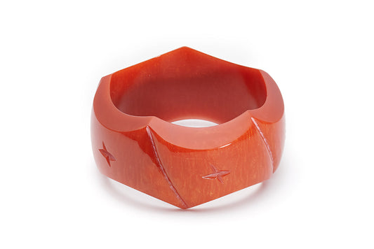 Splendette vintage inspired 1940s style carved orange Chunky Golden Amber Fakelite Bangle in Duchess size