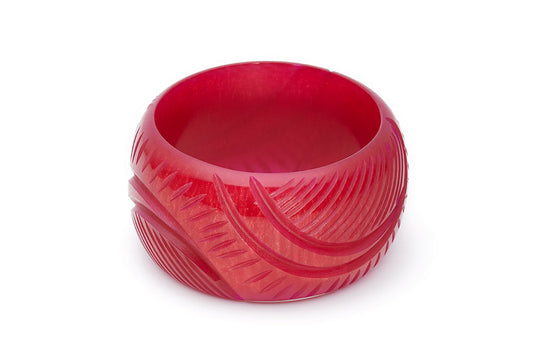 Splendette vintage inspired 1940s style carved red Chunky Golden Bordeaux Fakelite Bangle in Duchess size