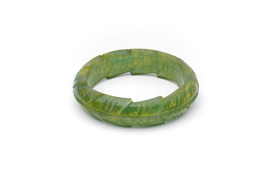 Splendette vintage inspired 1940s style carved green Midi Golden Olive Fakelite Bangle 