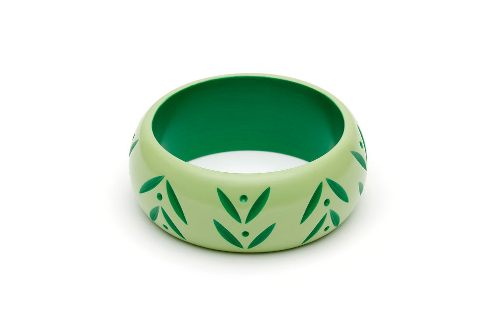 Splendette Wide Spring Carved Bangle