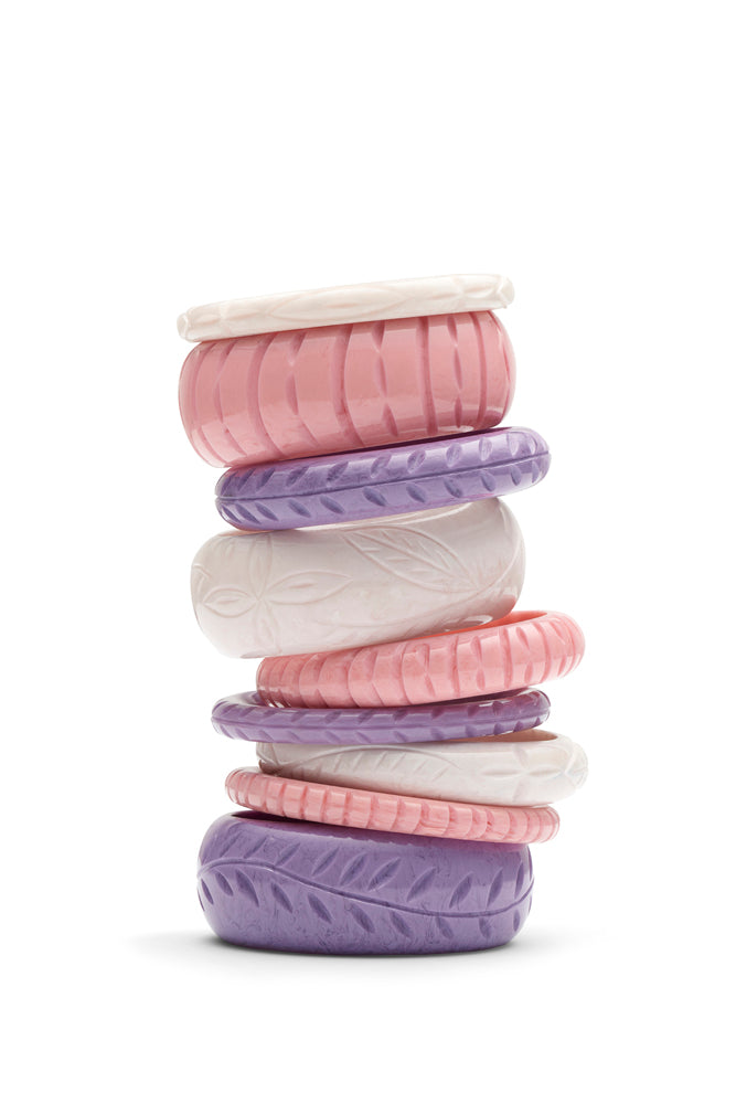 Midi Daisy White Fakelite Bangle