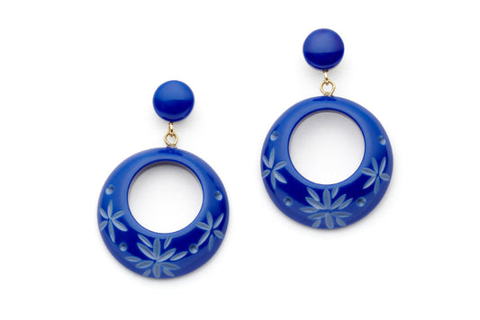 Splendette vintage inspired 1950s style Spring 2021 blue Duotone fakelite Cornflower Carved Drop Hoop Earrings