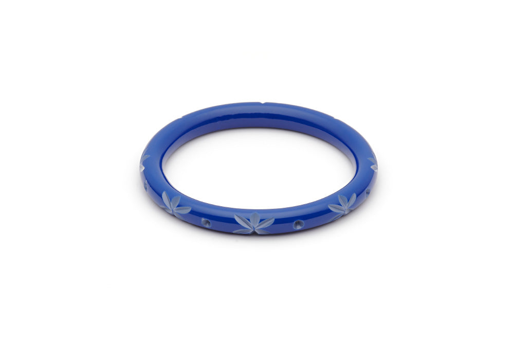 Splendette vintage inspired 1950s style Spring 2021 blue Duotone fakelite Narrow Cornflower Carved Bangle