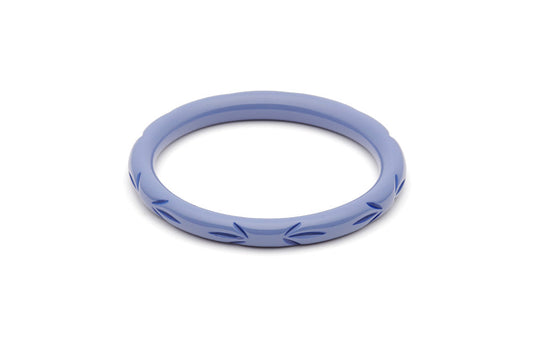 Splendette vintage inspired 1950s style blue Duotone fakelite Narrow Forget-Me-Not Carved Bangle in Duchess size