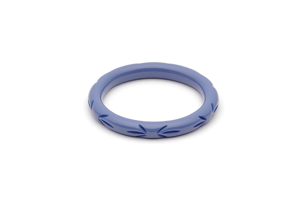 Splendette vintage inspired 1950s style blue Duotone fakelite Narrow Forget-Me-Not Carved Bangle in Maiden size