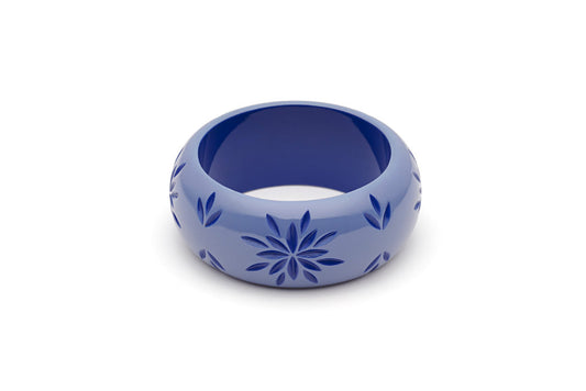 Splendette vintage inspired 1950s style blue Duotone fakelite Wide Forget-Me-Not Carved Bangle in Maiden size