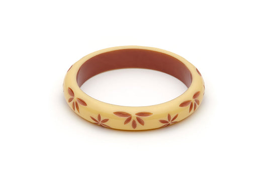Splendette vintage inspired 1950s style cream carved Duotone fakelite Midi Lait Carved Bangle in Duchess size