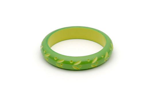 Splendette vintage inspired 1950s style green Duotone fakelite Midi Lime Carved Bangle in Classic size