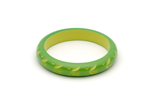 Splendette vintage inspired 1950s style green Duotone fakelite Midi Lime Carved Bangle in Duchess size