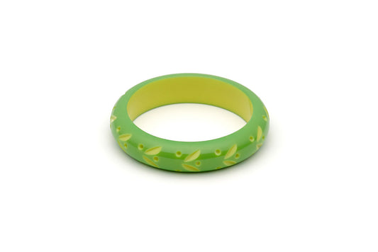 Splendette vintage inspired 1950s style green Duotone fakelite Midi Lime Carved Bangle in Maiden size