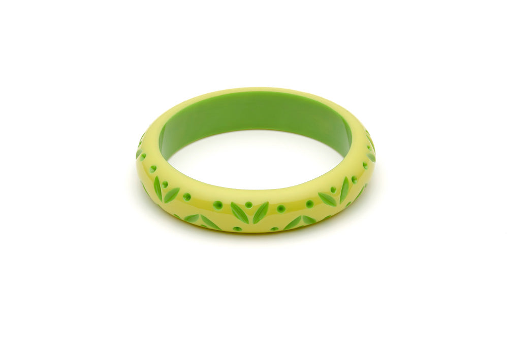 Splendette vintage inspired 1950s style Spring 2021 bright green Duotone fakelite Midi Zest Carved Bangle in Classic size