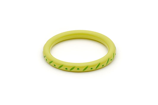 Splendette vintage inspired 1950s style Spring 2021 bright green Duotone fakelite Narrow Zest Carved Bangle in Classic size