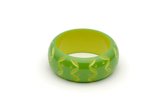 Splendette vintage inspired 1950s style green Duotone fakelite Wide Lime Carved Bangle in Maiden size