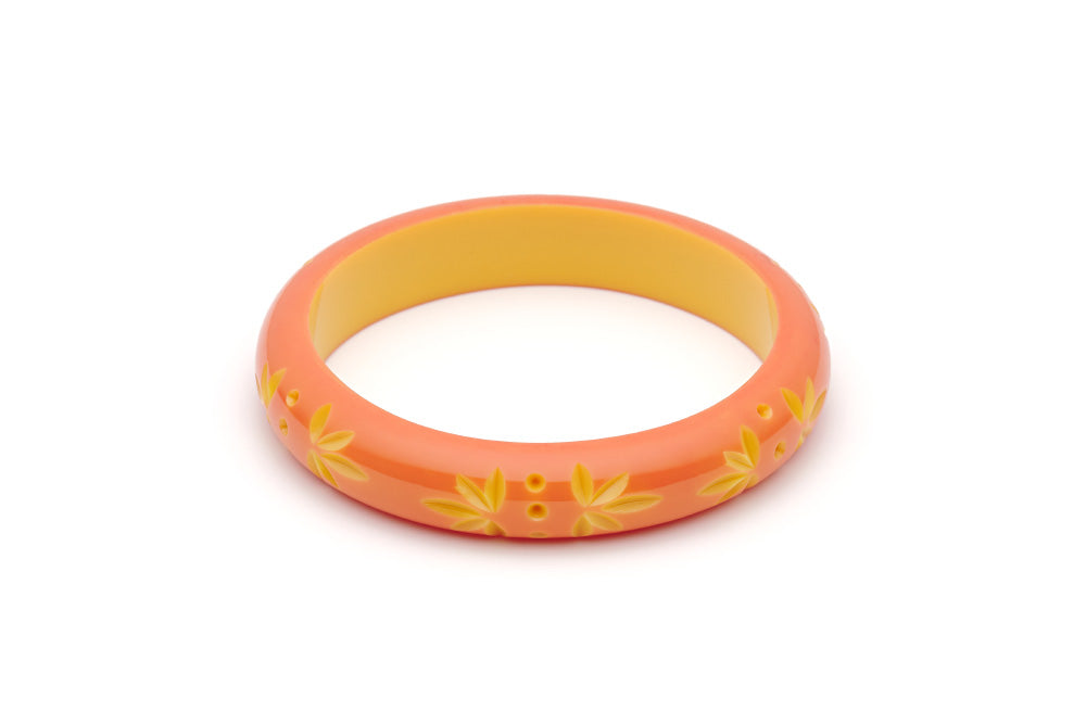 Splendette vintage inspired 1950s Bakelite style peachy orange Duotone fakelite Midi Freesia Carved Bangle in Duchess size