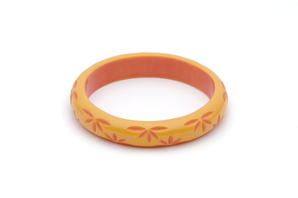 Splendette vintage inspired 1950s Bakelite style peachy yellow Duotone fakelite Midi Honeysuckle Carved Bangle in Duchess size
