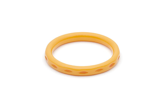 Splendette vintage inspired 1950s Bakelite style peachy yellow Duotone fakelite Narrow Honeysuckle Carved Bangle in Classic size