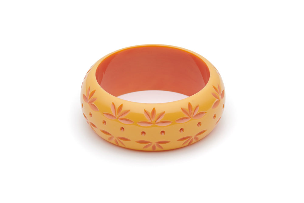 Splendette vintage inspired 1950s Bakelite style peachy yellow Duotone fakelite Wide Honeysuckle Carved Bangle in Classic size