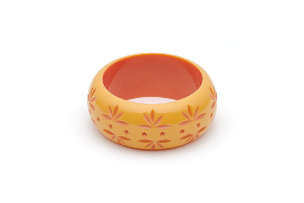 Splendette vintage inspired 1950s Bakelite style peachy yellow Duotone fakelite Wide Honeysuckle Carved Bangle in Maiden size