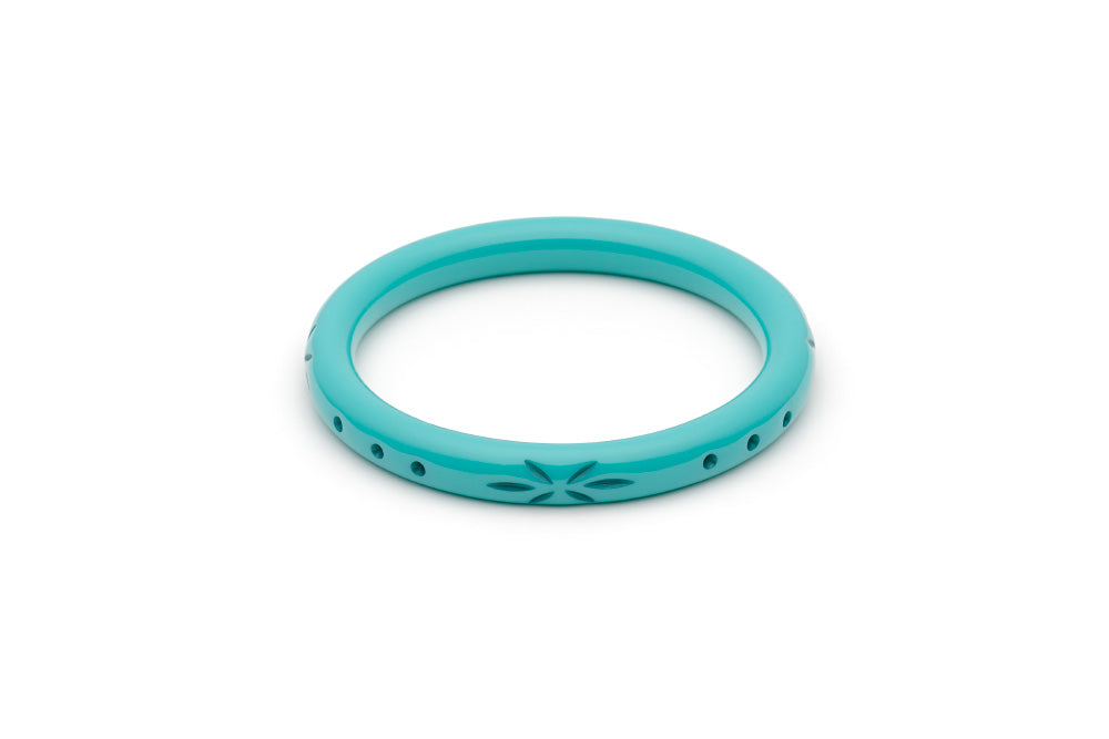 Splendette vintage inspired 1950s style turquoise Duotone fakelite Narrow Nymph Carved Bangle in Classic size