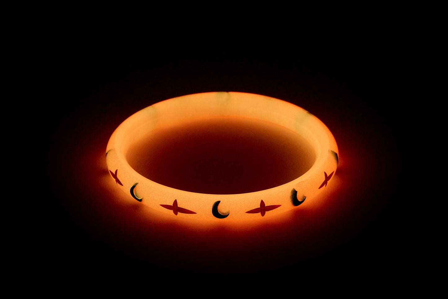 Narrow Blood Moon Duchess Bangle