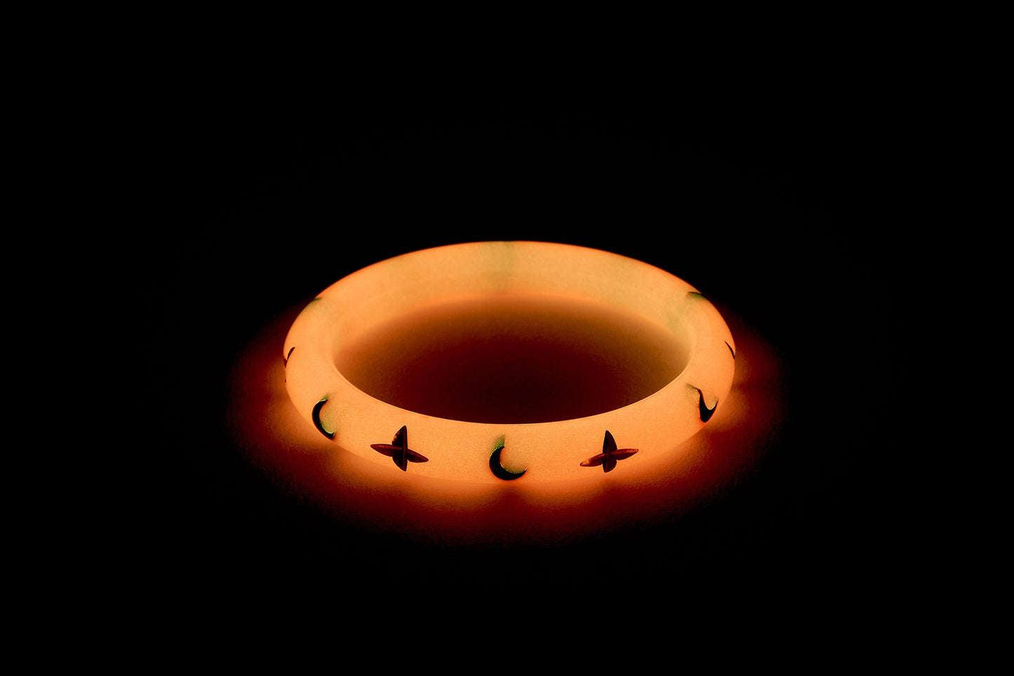 Narrow Blood Moon Maiden Bangle