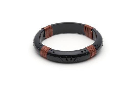 Splendette vintage inspired 1940s 1950s Bakelite Style black carved fakelite Midi Panther Mid Cane Bangle in larger Duchess size