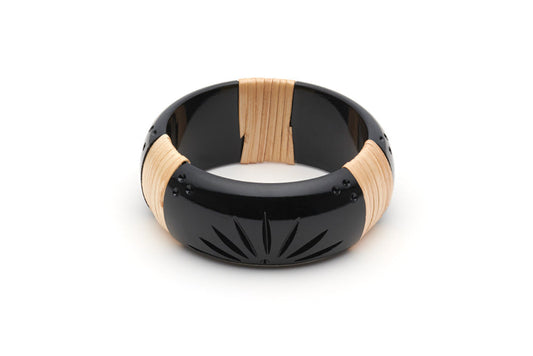 Splendette vintage inspired 1940s 1950s Bakelite Style black carved fakelite Wide Panther Light Cane Bangle in Classic size