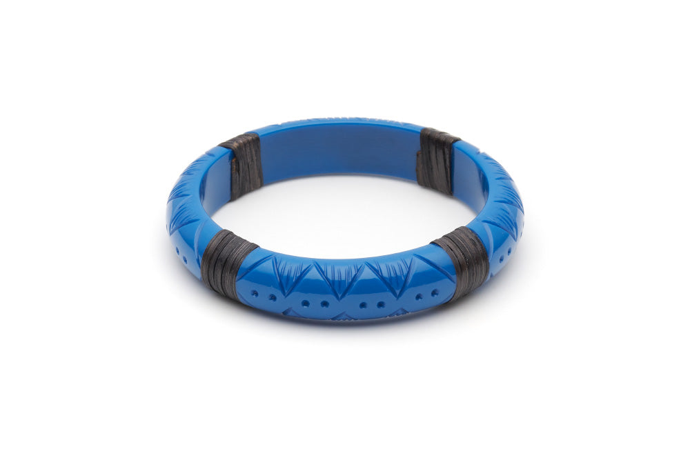Splendette vintage inspired 1940s 1950s holiday vacation style carved blue fakelite Midi Pacific Dark Cane Bangle in larger Duchess size.