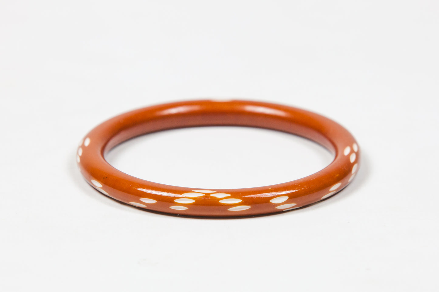 Narrow Carved Bangle Tan
