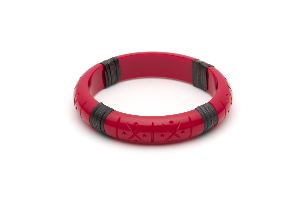 Splendette vintage inspired 1940s 1950s tropical style carved red fakelite Midi Rosella Dark Cane Bangle in larger Duchess size
